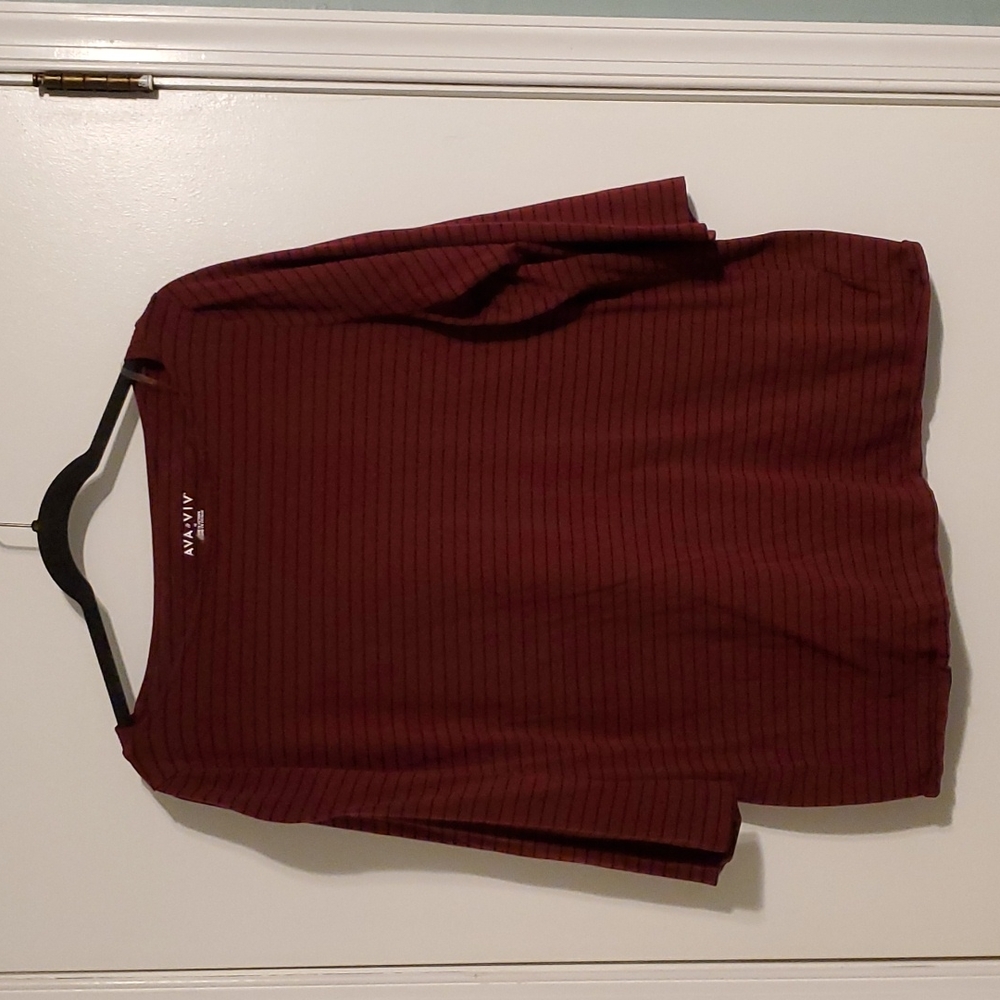 1x boat neck Marron shirt with black stripes